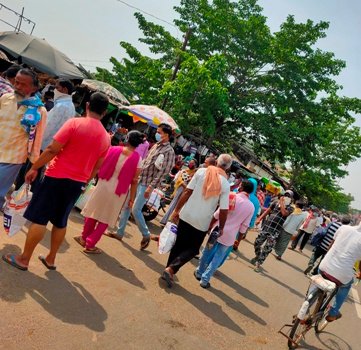 ସବୁଠି ଭିଡ଼ ରହୁୂନି ସାମାଜିକ ଦୂରତ୍ୱ ରକ୍ଷା ଭବିଷ୍ୟତରେ ସ୍ଥିତି ଅସମ୍ଭାଳ ଆଶଙ୍କା