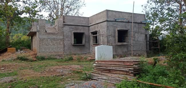 ବିନା ଫଳକରେ ନିର୍ମାଣ ହୋଇଛି ନିମ୍ନ ମାନର କାମ ଚୁପ ବସିଛି ପ୍ରଶାସନ