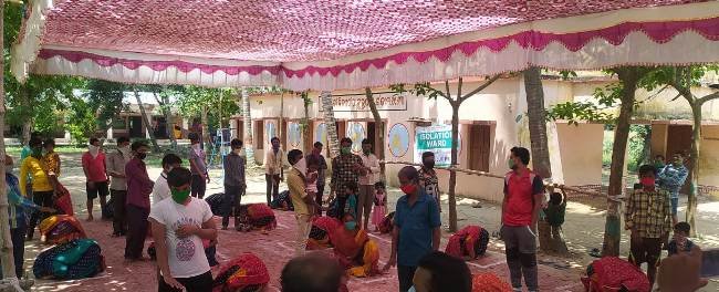 ସଂଘରୋଧ କେନ୍ଦ୍ରରେ ମହିଳାଙ୍କ ସାବିତ୍ରୀ ବ୍ରତ ପାଳନ ପ୍ରଶାସନ ପକ୍ଷରୁ ସାବିତ୍ରୀ ଭାର ପ୍ରଦାନ