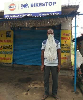 କଂଟେନମେଂଟ ଅଂଚଳରୁ ଲୁଚି ଦୋକାନ ଖୋଲିଥିଲେ