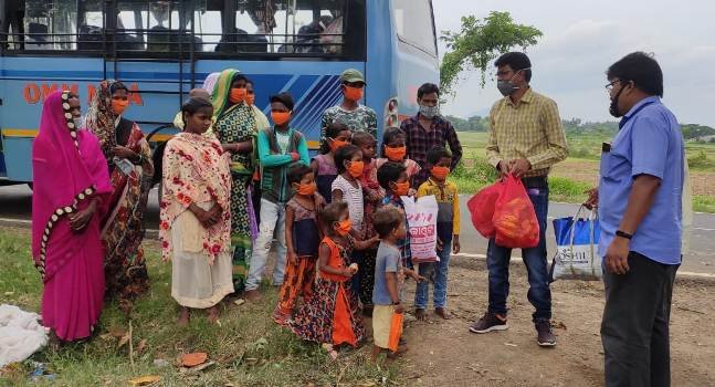 ବସ ଯୋଗେ ଯାଯାବର ଲୋକଙ୍କୁ ନିଜ ଭିଟା ମାଟିକୁ ପହଞ୍ଚେଇଲା ପ୍ରଶାସନ