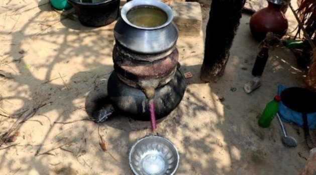 ଲକ ଡାଉନର ପ୍ରଭାବ:ଉପାନ୍ତ ଅଞ୍ଚଳର ଅଲୋଡ଼ା ଚିତ୍ର : ଘର ଚୂଲିରେ ଆଗ ମଦ, ପରେ ଭାତ :,ବିକ୍ରି ହେଉଛି କିପରି?