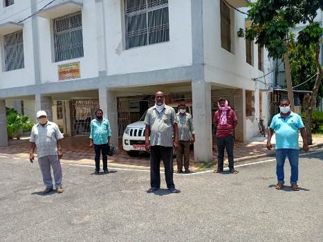 ଟ୍ରେକର ମାଲିକ ସଂଘ ପକ୍ଷରୁ ସହାୟତା ନିମନ୍ତେ ଜିଲ୍ଲାପାଳଙ୍କୁ ଦାବିପତ୍ର