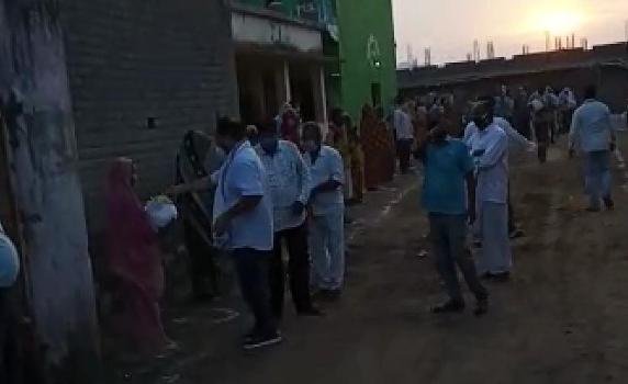 ଡ଼ୁମାକୁମ୍ପା ପଂଚାୟତ ରେ ରାସନ କାର୍ଡ ନଥିବା ଗରିବ ଲୋକ ମାନଙ୍କୁ ରାସନ ସାମଗ୍ରୀ ବଣ୍ଟନ