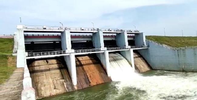 ବାତ୍ୟା ଅମ୍ଫନ’ ପାଇଁ ଭଞ୍ଜନଗର ର ବିଭିନ୍ନ ଜଳଭଣ୍ଡାରରୁ ପାଣି ଛଡାଗଲା