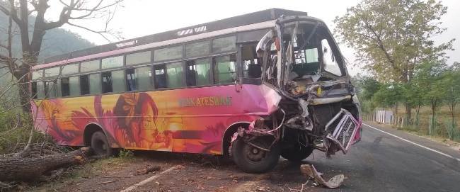 ପ୍ରବାସୀ ଓଡ଼ିଆଙ୍କ ବସ ସହ ଟ୍ରକ ମୁହାଁମୁହିଁ ଧକ୍କା