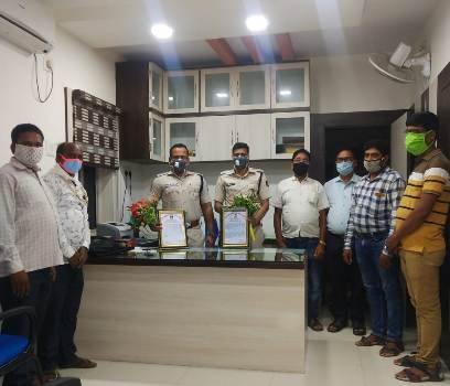 ଦୁଇ କରୋନା ଯୋଦ୍ଧା ଙ୍କୁ ସମ୍ନାନୀତ କଲେ ଗାଙ୍ଗପୁର ସରପଞ୍ଚ