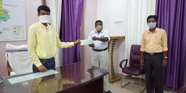 ଭଞ୍ଜନଗର ସମ୍ବାଦ ସାହିତ୍ୟ ଘର ପକ୍ଷରୁ ମୁଖ୍ୟମନ୍ତ୍ରୀ ରିଲିଫ ଫଣ୍ଡ କୁ ୧୦୦୦୦ ଟଙ୍କା ପ୍ରଦାନ