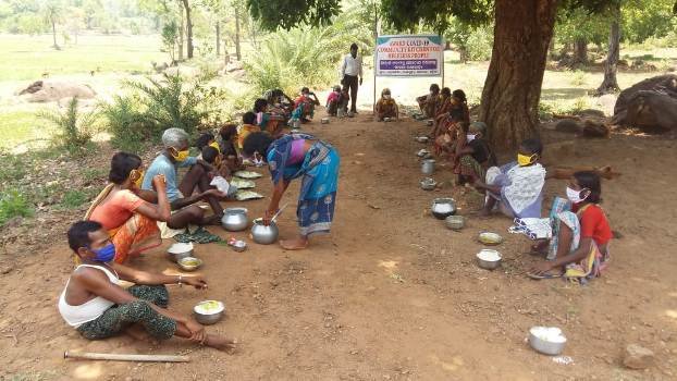 ଆୱାର୍ଡ ପକ୍ଷରୁ ରନ୍ଧା ଖାଦ୍ୟ ବଣ୍ଟନ