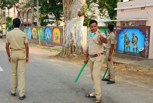 ସଟ୍‌ଡ଼ାଉନର ୨ୟ ଦିବସ ନିୟମ ମାନିଲେ ହିଞ୍ଜିଳିବାସୀ