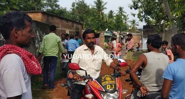 ହରିଜନ ସାହିରେ ଉତ୍ତେଜନା ଆଠ ଘଣ୍ଟା ପର୍ଯ୍ୟନ୍ତ ରହିଲା ରାସ୍ତା ଅବରୋଧ