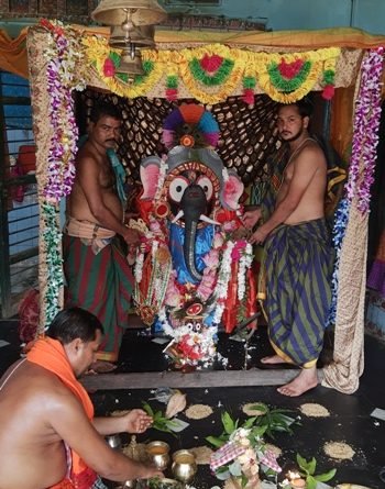 ଗଜାନନ ବେଶରେ ଜଗନ୍ନାଥ