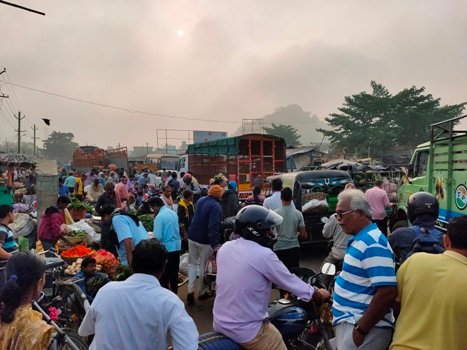 ସଟଡ଼ାଉନରେ ଶୁନଶାନ ଲକଡ଼ାଉନ ରେ ଘୁ ଘୁ