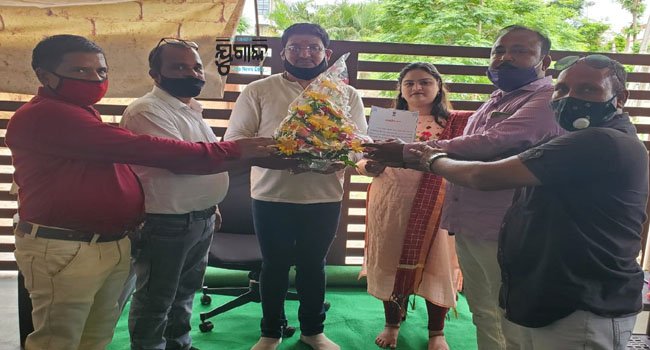 ଉତ୍ତମ ସେବା ପାଇଁ ସୁରତ ପ୍ରବାସୀ ଓଡ଼ିଆ ସମାଜ ଟ୍ରଷ୍ଟକୁ ପ୍ରଶଂସା ପତ୍ର