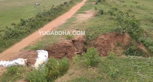 ବିପଦପୂର୍ଣ୍ଣ ଅବସ୍ଥାରେ ଦେବୀନଦୀ ବନ୍ଧ