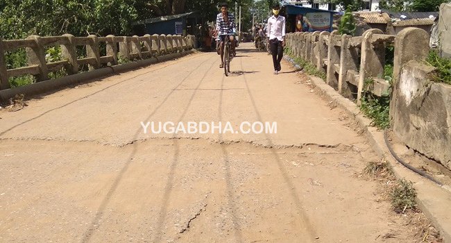 ବିପଦ ପୂର୍ଣ୍ଣ ଅବସ୍ଥାରେ ଗଂଗଦାହାଟ ଗୋବରୀ ନଦୀ ପୋଲ