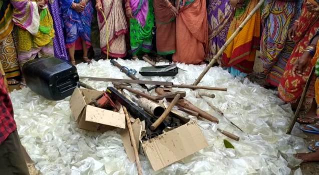 ରକ୍ତମୁଖା ଖଲ୍ଲିକୋଟ ଥାନା ମଦ ବିକ୍ରି କୁ ନେଇ ଗୋଷ୍ଠୀ ସଂଘର୍ଷ