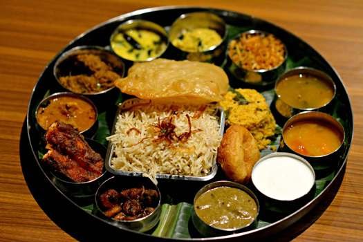 ବିନା ଲାଇସେନ୍ସରେ ନିକୃଷ୍ଟ ମାନର ଖାଦ୍ୟ ବିକୁଛନ୍ତି ବ୍ୟବସାୟୀ କର୍ତୃପକ୍ଷ ଚୁପ କାହିଁକି ?