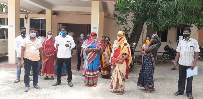 ବିଭିନ୍ନ ସମସ୍ୟା ନେଇ ଇନ୍ଦୁପୁର ପଂଚାୟତବାସୀ ଭେଟିଲେ ଜିଲ୍ଲାପାଳଙ୍କୁ