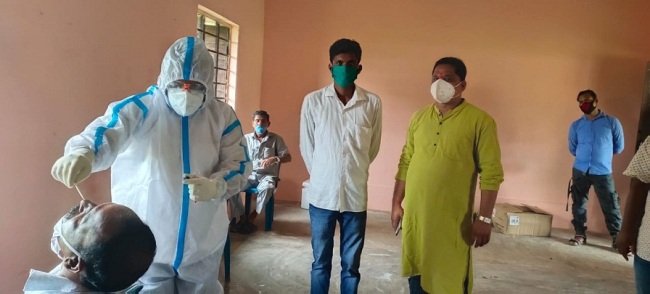 କରୋନା ପରୀକ୍ଷା ପାଇଁ ସ୍କ୍ୱାବ ସଂଗ୍ରହ ଶିବିର