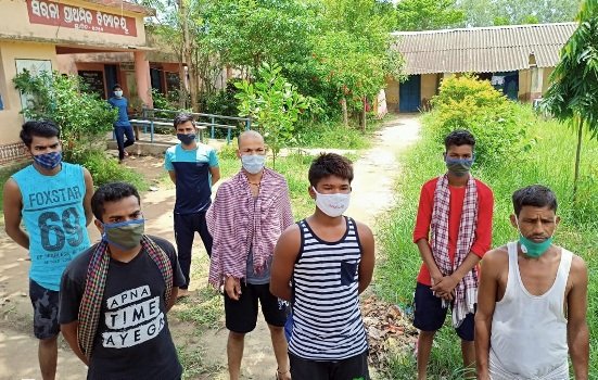 ସଙ୍ଗରୋଧ କେନ୍ଦ୍ରରେ ଅବ୍ୟବସ୍ଥା, ପ୍ରବାସୀଙ୍କୁ ଦିଆଗଲାନି କିଟ ଓ ରନ୍ଧାଖାଦ୍ୟ