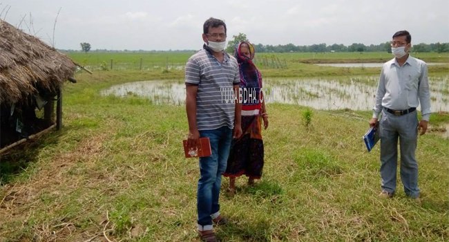 କୁକୁଡା ଫାର୍ମ କରିବା ନେଇ ମହିଳା ଗୋଷ୍ଠୀଙ୍କୁ ପ୍ରୋତ୍ସାହନ: କ୍ଷେତ୍ର ପରିଦର୍ଶନ କଲେ ଅଧିକାରୀ