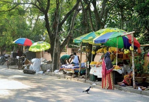 "ମଧ୍ୟବିତ ଙ୍କ ଉପରେ କରୋନା ମାଡ ଲୋକେ ହନ୍ତସନ୍ତ "!