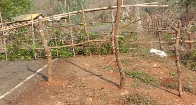 ଗ୍ରାମ୍ୟ ଉନ୍ନୟନ ରାସ୍ତା ଅବରୋଧ ଯୋଗୁ ଯାତାୟତରେ ଅସୁବିଧା