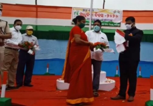 କଟକଣା ମଧ୍ୟରେ ପାଳନ ହେଲା ସ୍ବାଧିନତା ଦିବସ