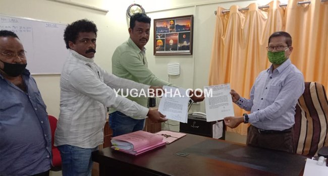 ଜାତୀୟ ରାଜପଥ ପ୍ରକଳ୍ପ ନିର୍ଦେଶକଙ୍କୁ ସ୍ମାରକପତ୍ର ପ୍ରଦାନ