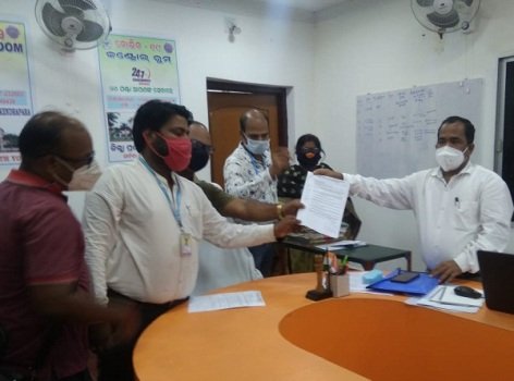 ମୁଖ୍ୟମନ୍ତ୍ରୀଙ୍କୁ ଆୟୁଷ ଡାକ୍ତରଙ୍କ ସ୍ମାରକ ପତ୍ର