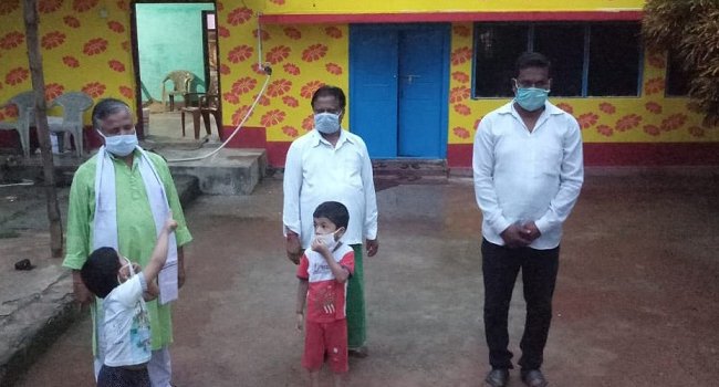 ଧୁମାତ ପଂଚାୟତ ପକ୍ଷରୁ କୋଭିଡ ଯୋଦ୍ଧାଙ୍କ ସମ୍ମାନାର୍ଥେ ନୀରବ ପ୍ରାର୍ଥନା