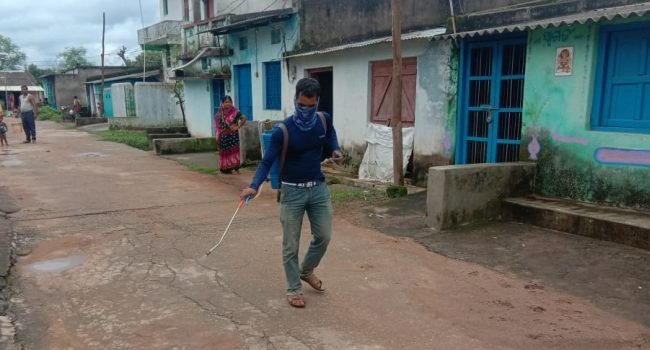 ନିଜସ୍ୱ ଉଦ୍ୟମରେ ସାନିଟାଇଜ୍