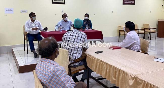 "ଏସ ସି ବି ଠାରେ ନୂତନ କୋଭିଡ ହସ୍ପିଟାଲ କାର୍ଯ୍ୟକ୍ଷମ କରାଯିବ ନେଇ କେନ୍ଦ୍ରାଞ୍ଚଳ ରାଜସ୍ଵ ଆୟୁକ୍ତଙ୍କ ଜରୁରୀ ସମୀକ୍ଷା"