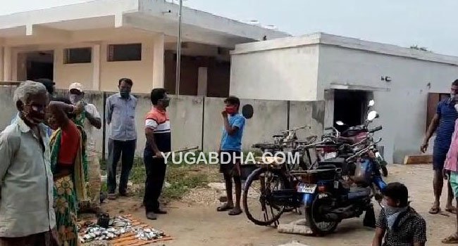 ମୁଖ୍ୟମନ୍ତ୍ରୀ ନିର୍ବାଚନ ମଣ୍ଡଳୀରେ ସରକାରୀ ବାବୁଙ୍କ ଦବଙ୍ଗ ଗିରି