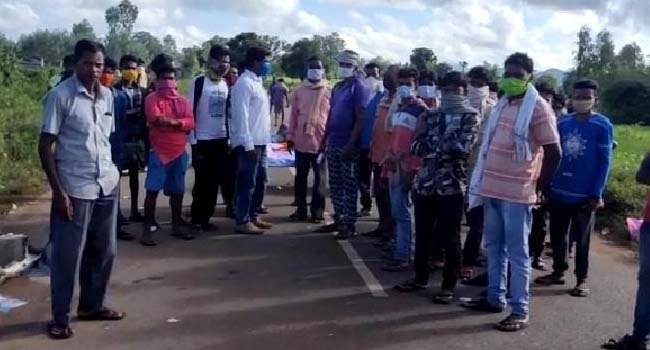 ଶବ ରଖି ରାସ୍ତା ଅବରୋଧ କଲେ ଉତ୍ୟକ୍ତ ଜନତା