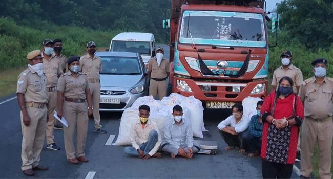 କାର ଓ ଟ୍ରକ ସହ 40 ଲକ୍ଷ ଟଙ୍କାର ଗଞ୍ଜେଇ ଜବତ