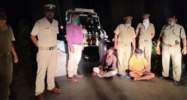 ଦୁଇ ଗିରଫ ଗାଡ଼ି ସହ ୧୬୨୯ କେଜି ଗଞ୍ଜେଇଜବତ