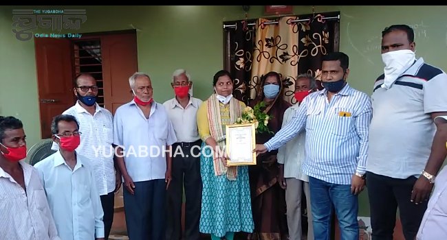 "ପ୍ରକୃତ କରୋନା ଯୋଦ୍ଧା "ରେ ସମ୍ମାନିତ ହେଲେ ରଶ୍ମିତା