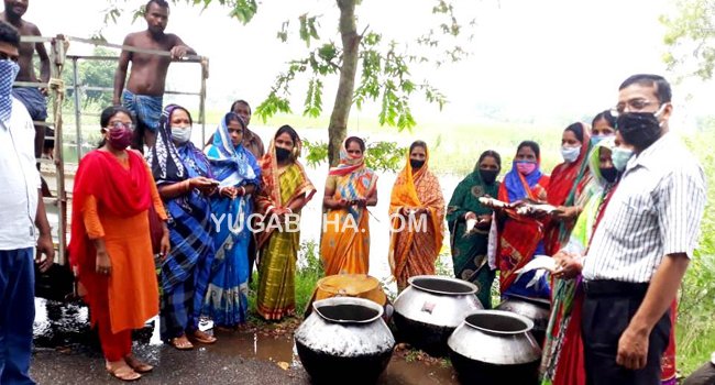 ମତ୍ସ୍ୟ ଚାଷ ପ୍ରକଳ୍ପ ପରିଦର୍ଶନ କଲେ ଅଧିକାରୀ