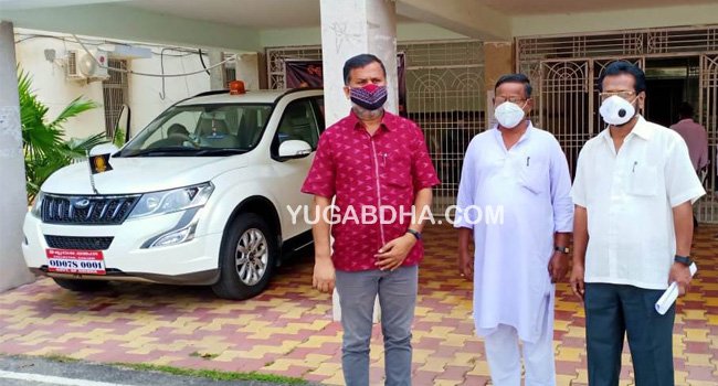 ଗୋପାଳପୁର ବନ୍ଦରରେ ପଞ୍ଜିକୃତ ଶ୍ରମିକଙ୍କୁ ମିଳୁନାହିଁ କାମ ୟୁନିୟନ୍ ପକ୍ଷରୁ ଜିଲ୍ଲାପାଳଙ୍କୁ ଦାବି ପତ୍ର ପ୍ରଦାନ