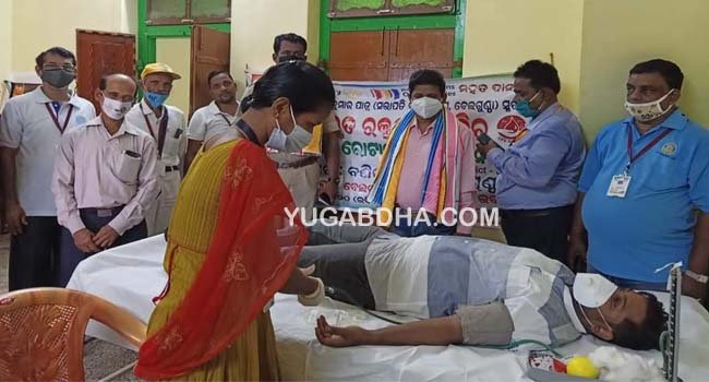 ପୁର୍ବତନ ବଣିକ ସଂଘ ସଭାପତି ସନ୍ତୋଷ ପାତ୍ରଙ୍କ ସ୍ମୃତି ଉଦ୍ଦେଶ୍ୟରେ ରକ୍ତଦାନ ଶିବିର