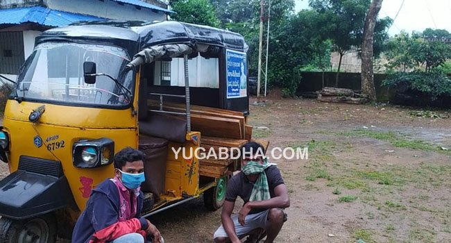 ବେଆଇନ କାଠପଟା ଚୋରାଚାଲାଣ,ପଟା ସହ ଅଟୋ ଜବତ ଦୁଇ ଗିରଫ