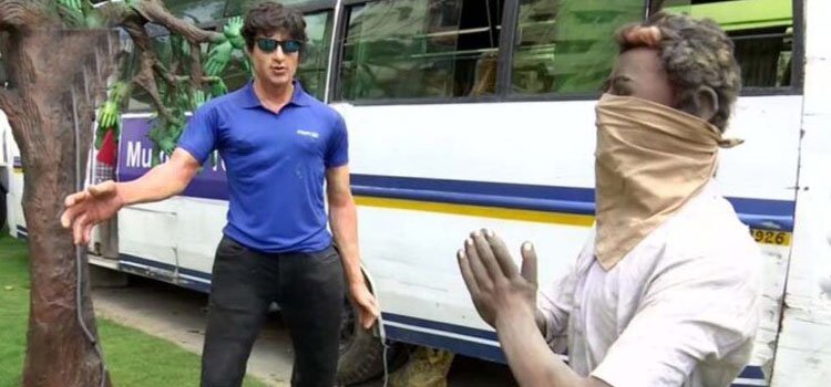 ଦୁର୍ଗା ପୂଜା ମଣ୍ଡପରେ ସୋନୁ ସୁଦଙ୍କ ପ୍ରତିମା ତିଆରି ହୋଇଥିବା ଦେଖିବାକୁ ମିଳିଛି