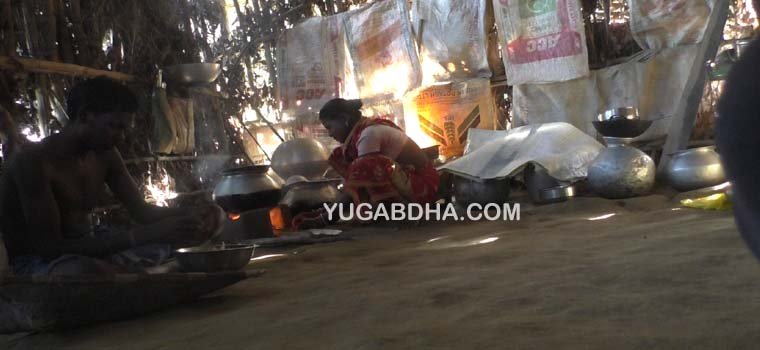 ରାଜ୍ୟ ସରକାରଙ୍କ ବିଜୁ ପକ୍କା ଘର, କେନ୍ଦ୍ର ସରକାରଙ୍କ ପ୍ରଧାନମନ୍ତ୍ରୀ ଆବାସ ଯୋଜନା କାହା ପାଇଁ;ଆଜିବି ଝାଟି ମାଟି ଏବଂ ପଲିଥିନ୍ ଘରେ ବିତୁଛି ଜୀବନ