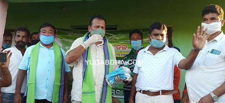 ଜମ୍ଭୀରାରେ ବିଜେଡି ପକ୍ଷରୁ ‘କରୋନା’ ସଚେତନତା କାର୍ଯ୍ୟକ୍ରମ 