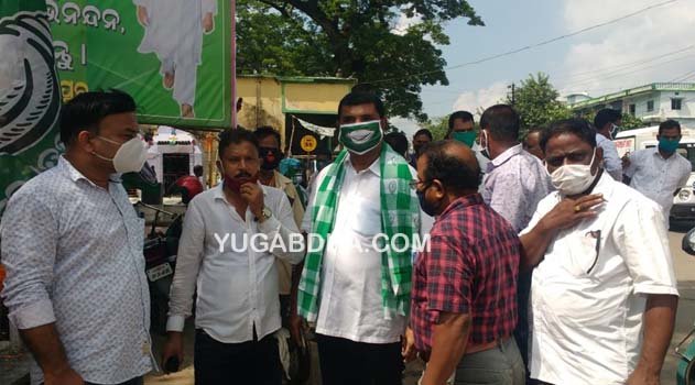 ବିଜୟର ଆଶା ନେଇ ବିଜୟ ଶଙ୍କରଙ୍କ ପ୍ରାର୍ଥୀ ପତ୍ର ଦାଖଲ 