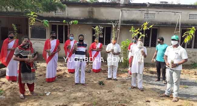 ଉତ୍କଳମଣି ଗୋପବନ୍ଧୁ ଦାସଙ୍କ ଜୟନ୍ତୀ ଉପଲକ୍ଷେ ସଫେଇ ଓ ବୃକ୍ଷ ରୋପଣ