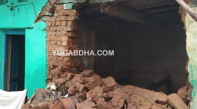 ଲଘୁଚାପ ଜନିତ ବର୍ଷାରେ ଭାଙ୍ଗିଲା ଘର