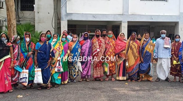 ଘର ପଟ୍ଟା ପ୍ରଦାନ ନିମନ୍ତେ ଜିଲ୍ଲପାଳଙ୍କ ଦ୍ୱାରସ୍ଥ ହେଲେ  ମହିଳା